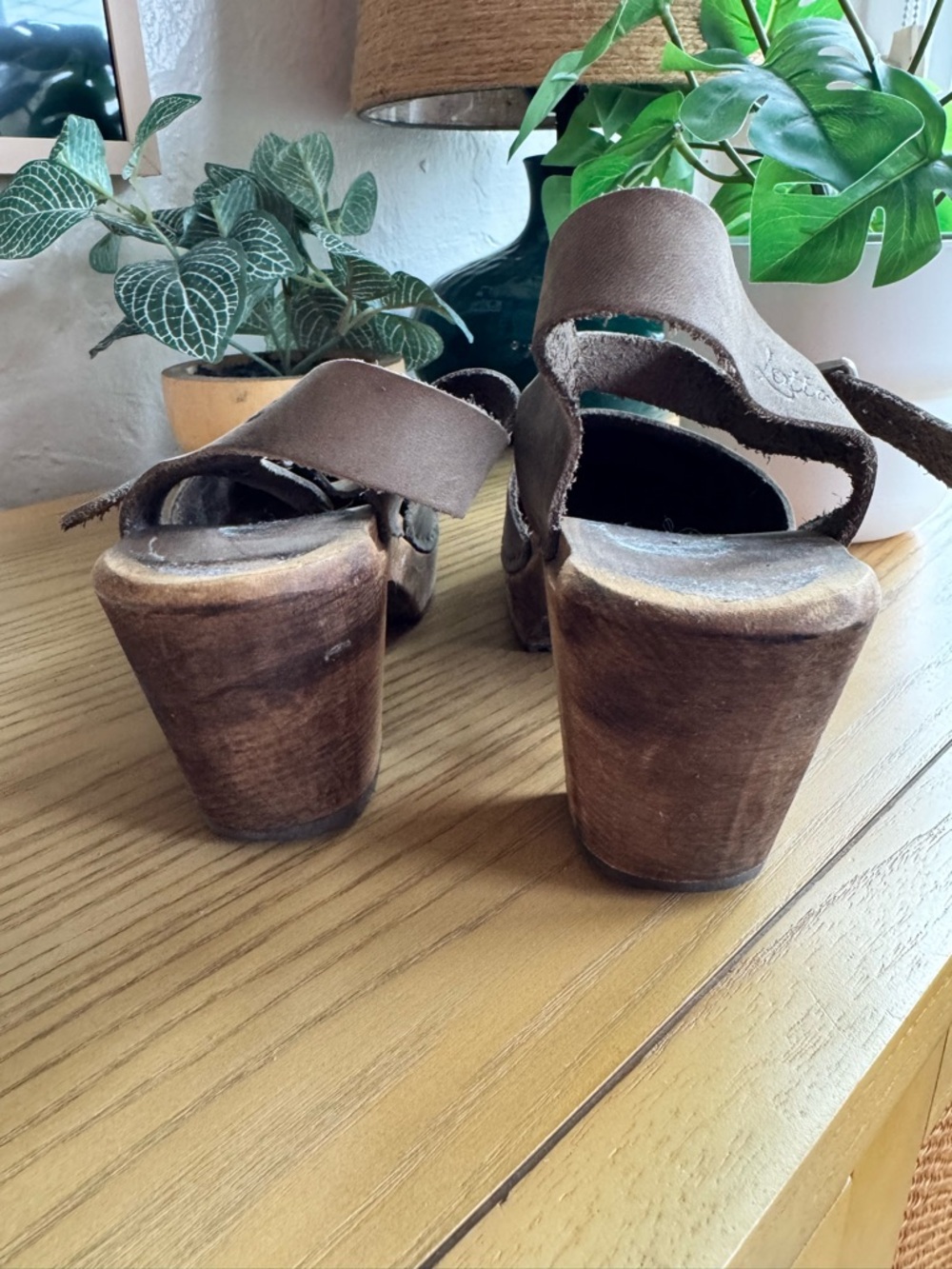 Women's Lotta’s size 38 Taupe Leather Clog Sandals with Ankle Strap - Picture 5 of 9